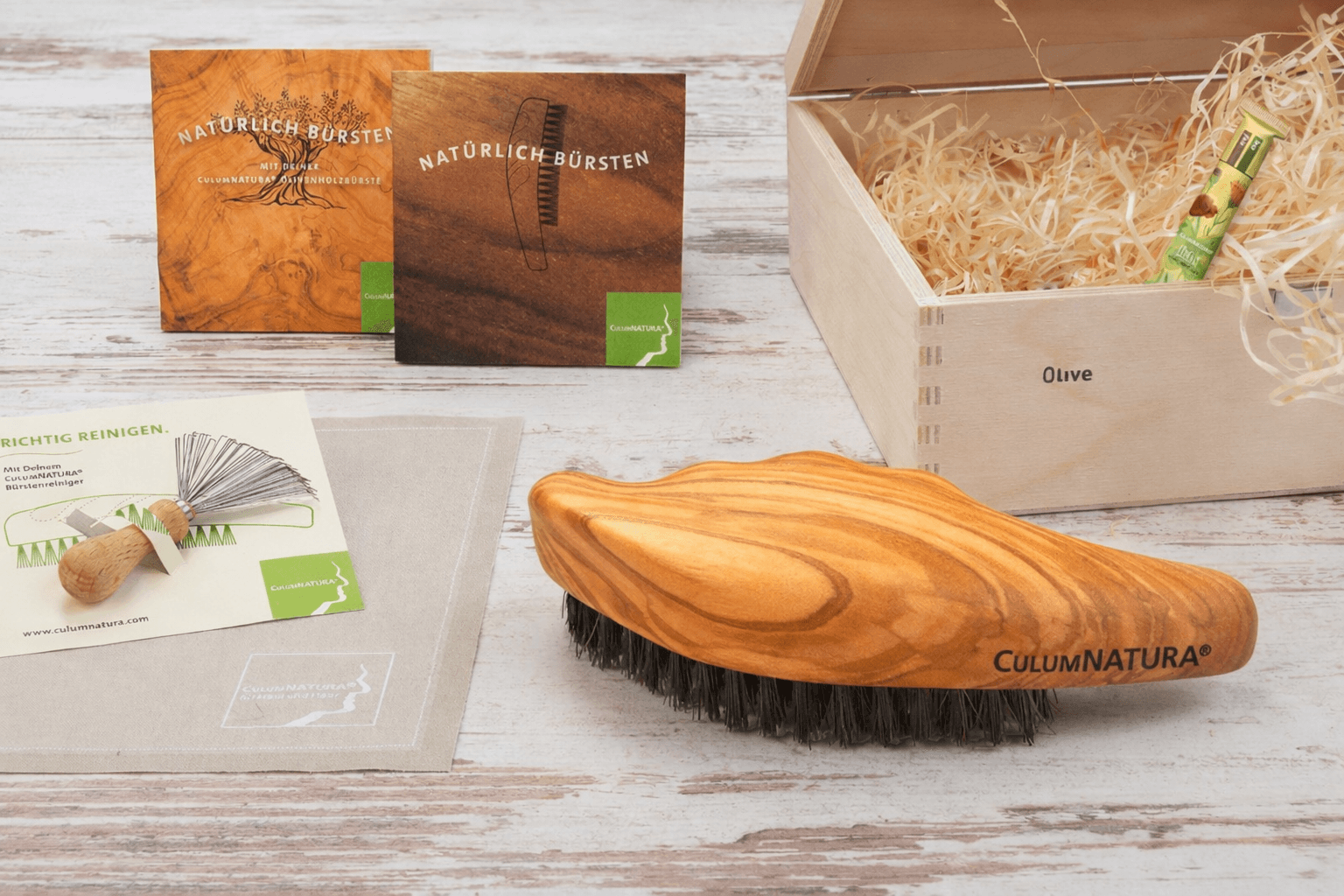 Natürliche Haarbürsten und Werkzeuge von CulumNATURA